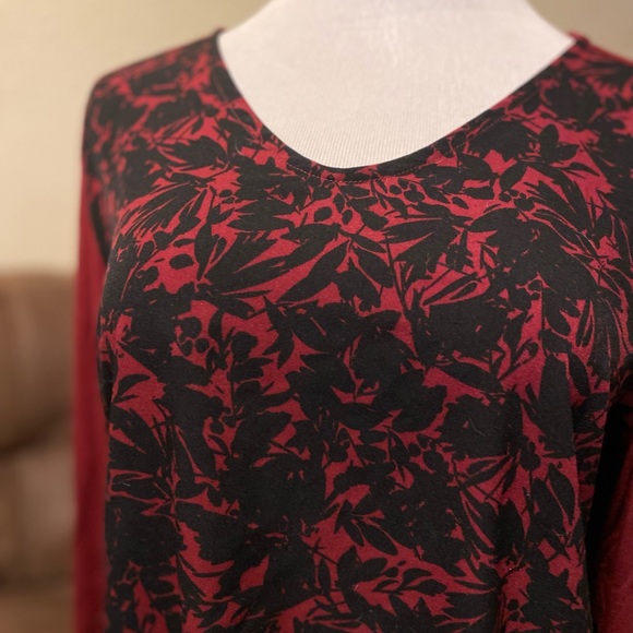 Croft and Barrow Red Long Sleeve with Black leaf pattern - Picture 2 of 5